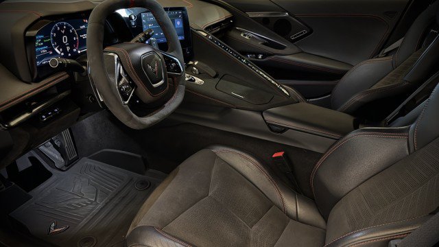 Used 2024 Chevrolet Corvette Stingray Premium Cpe w/ Z51 Performance Package RWD image 4
