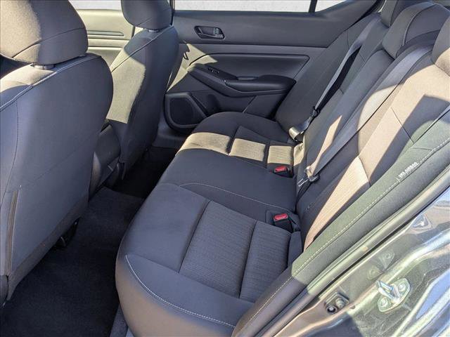 Used 2024 Nissan Altima 2.5 S FWD image 17