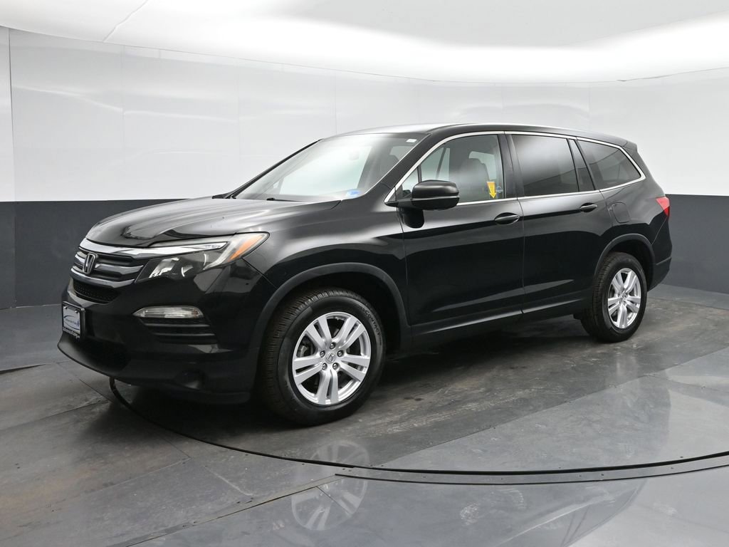 Used 2017 Honda Pilot LX image 3