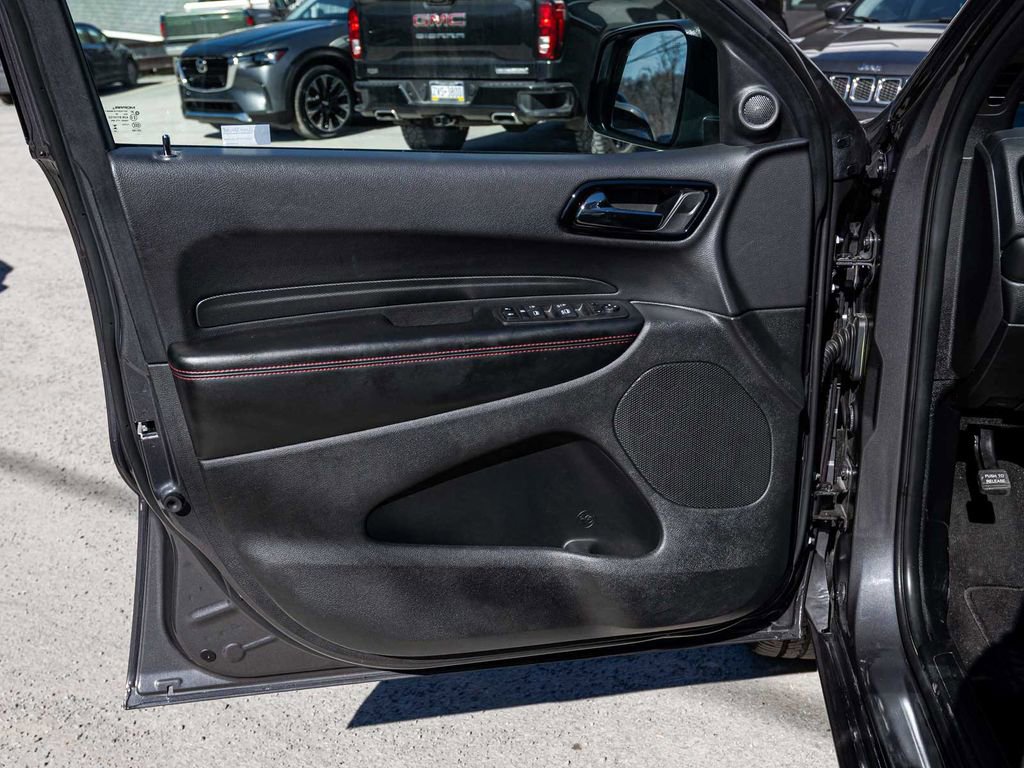 Used 2025 Dodge Durango GT image 11