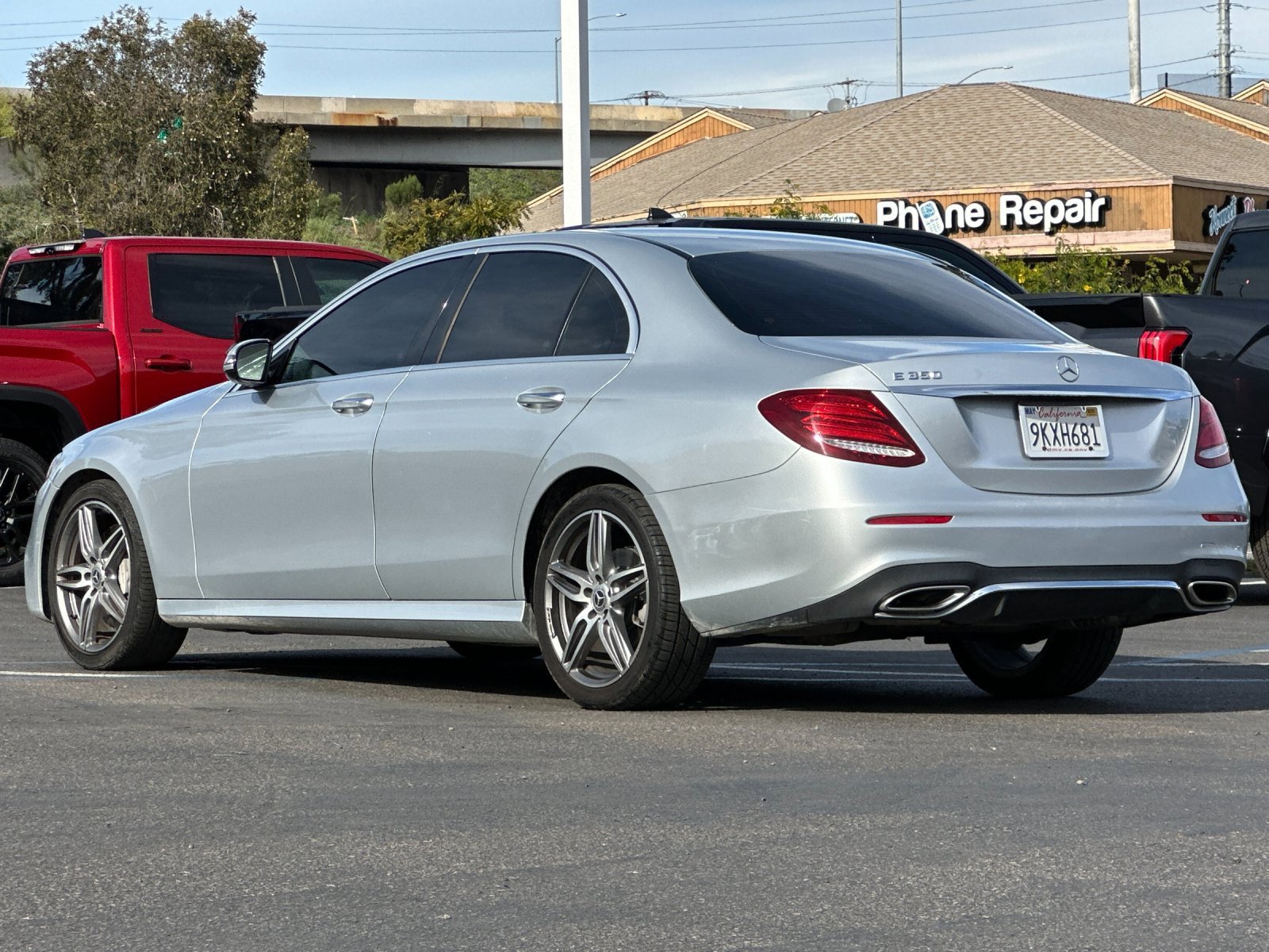 Used 2020 Mercedes-Benz E 350 Sedan image 3