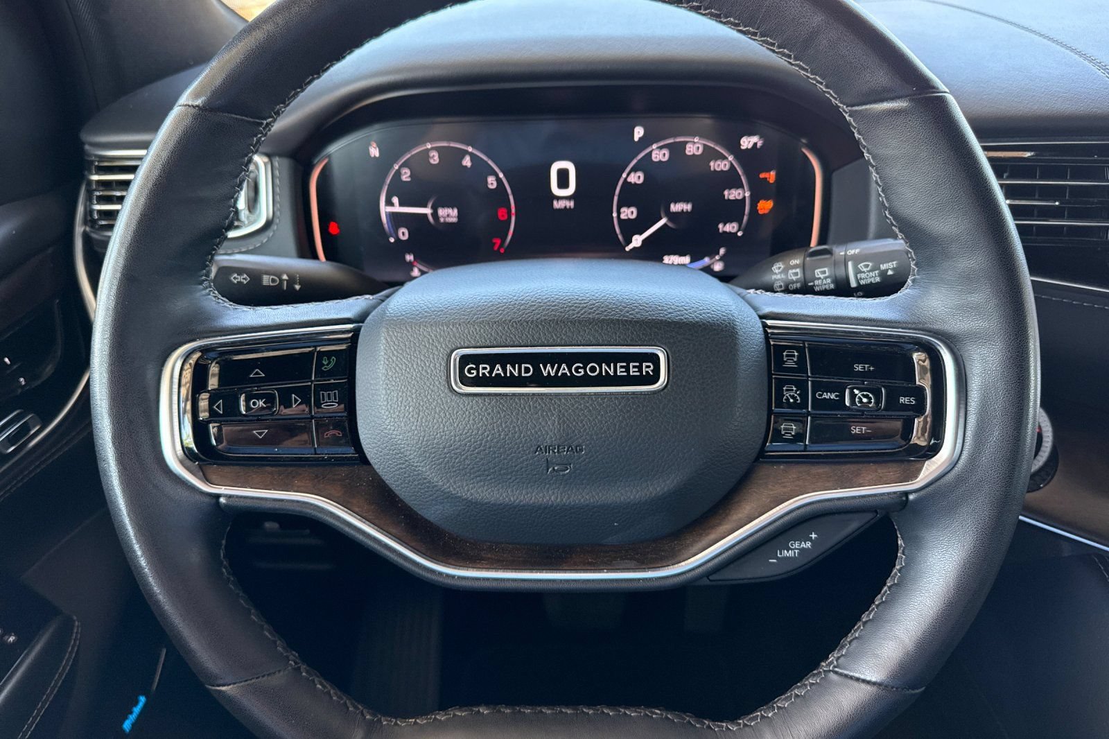 Used 2024 Jeep Grand Wagoneer L 4WD image 37
