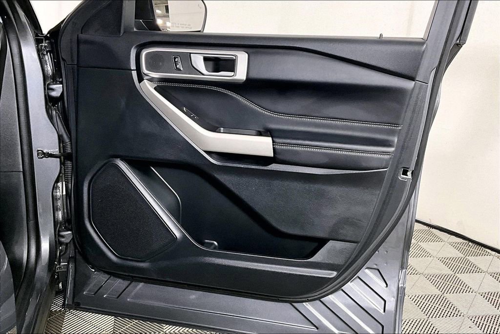 Used 2023 Ford Explorer XLT w/ Equipment Group 202A image 24