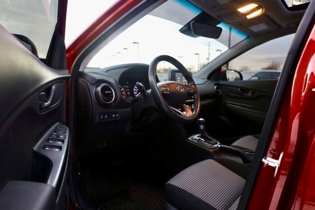 Used 2021 Hyundai Kona SEL Plus w/ Cargo Package image 15