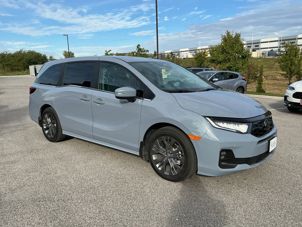Certified 2026 Honda Odyssey Touring image 15