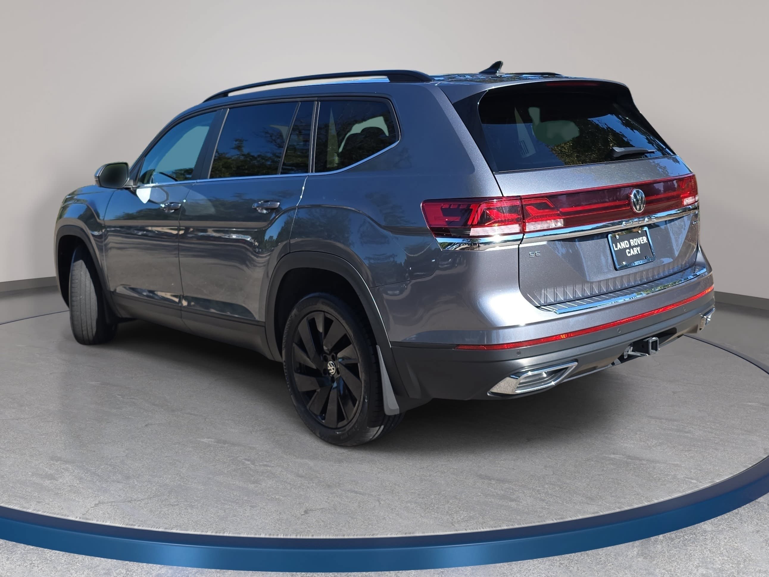 Used 2024 Volkswagen Atlas SE AWD/4WD image 7