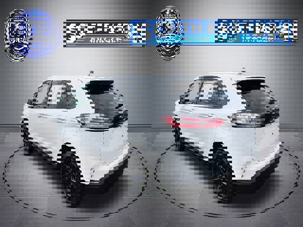 Used 2021 Ford Edge SE image 5