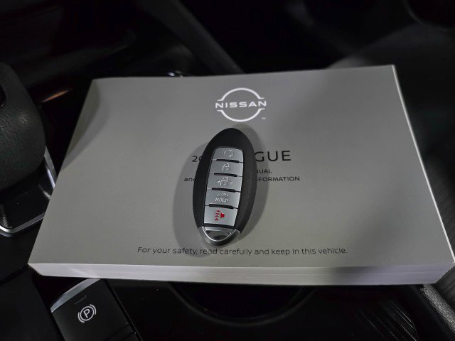 Used 2022 Nissan Rogue SV image 38