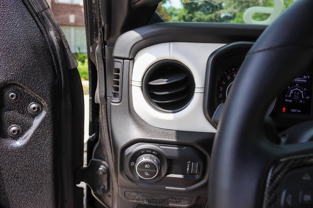 Used 2025 Jeep Gladiator Sport AWD/4WD image 69
