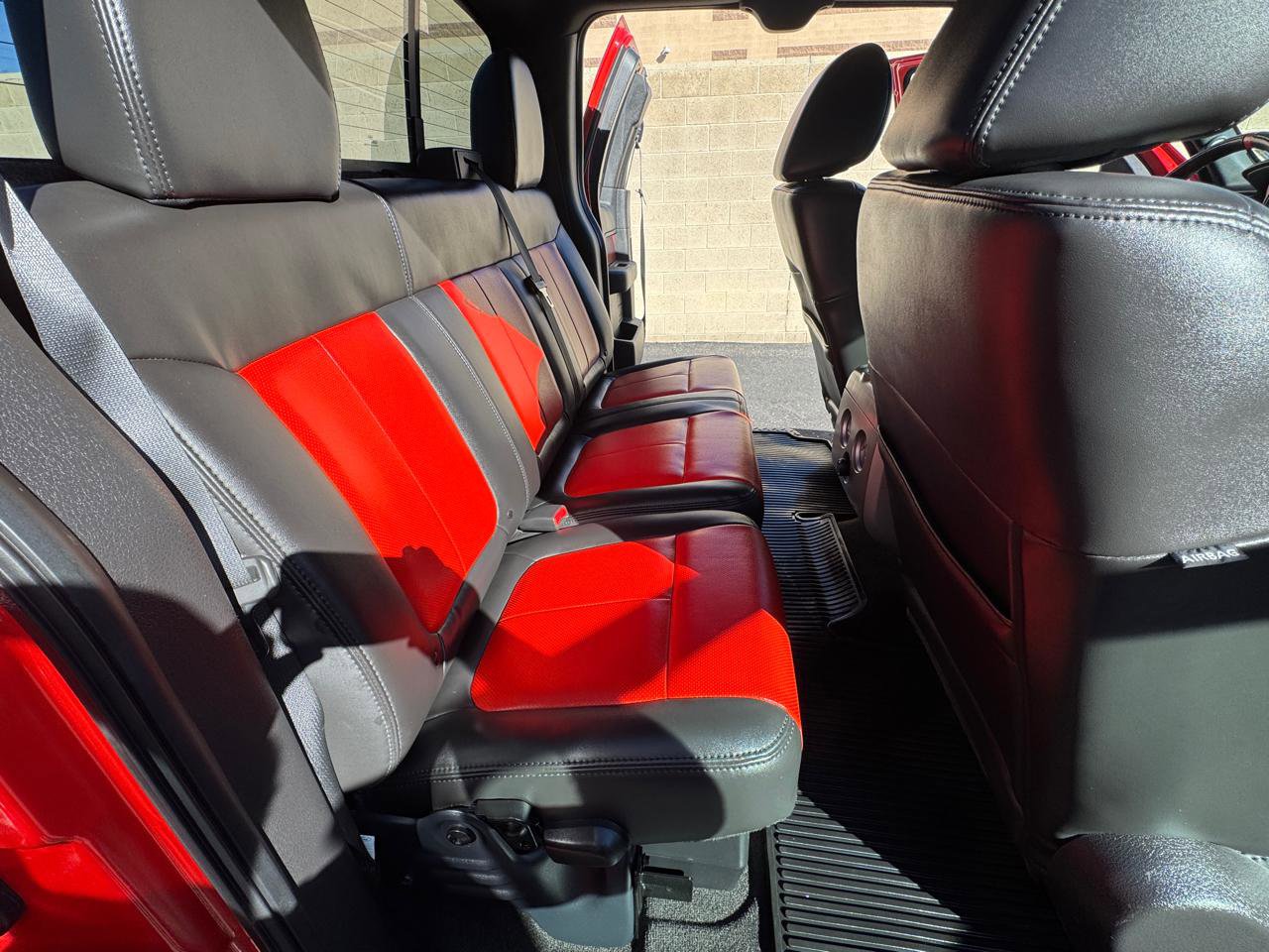 Used 2010 Ford F150 Raptor image 29
