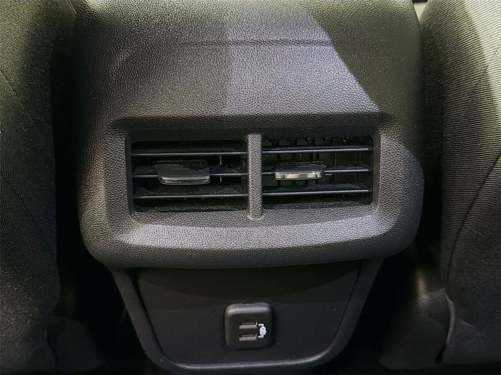 Used 2021 Chevrolet Equinox LT FWD image 24
