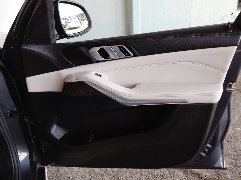 Used 2022 BMW X5 xDrive45e w/ Premium Package AWD/4WD image 11