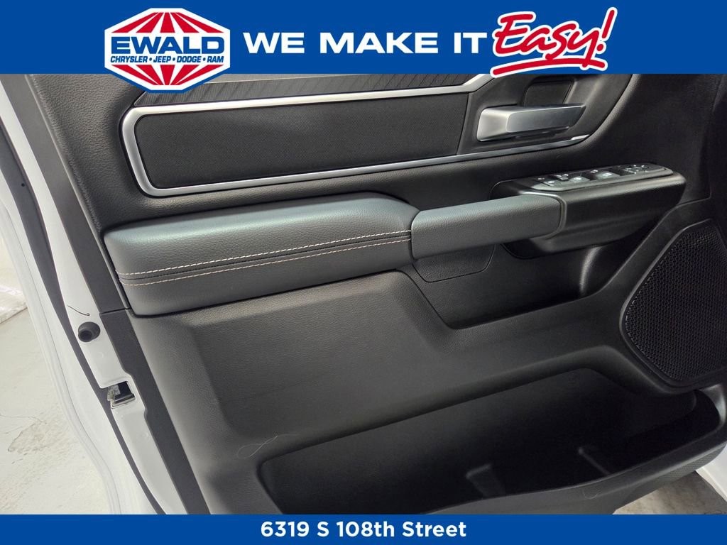 New 2026 RAM 1500 4x4 Crew Cab image 13