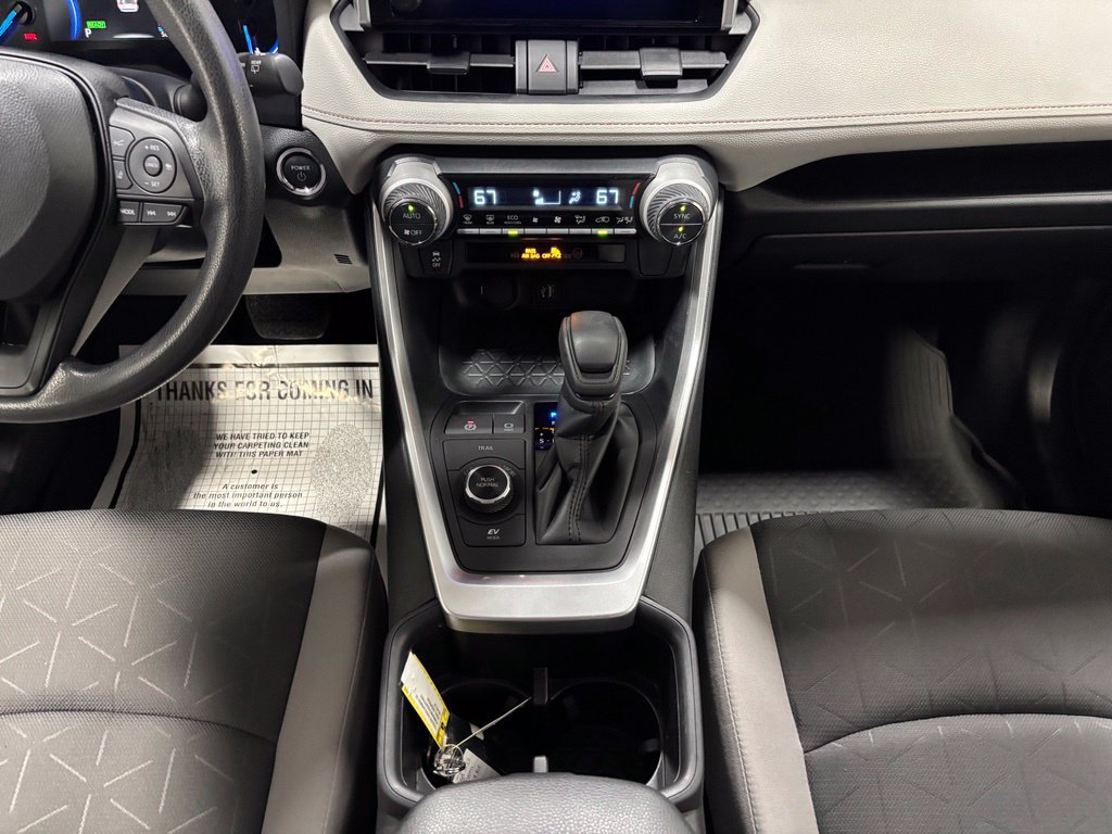 Used 2025 Toyota RAV4 XLE AWD/4WD image 38