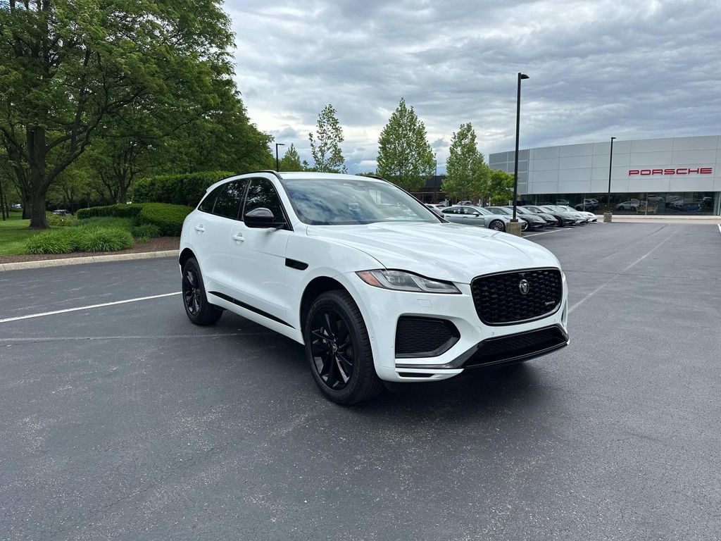 New 2025 Jaguar F-PACE R-Dynamic S image 3