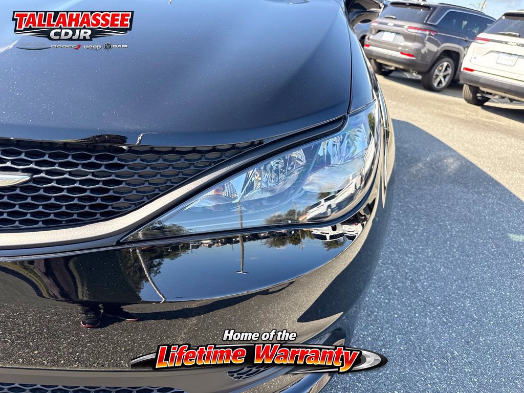 New 2027 Chrysler Pacifica LX FWD image 11