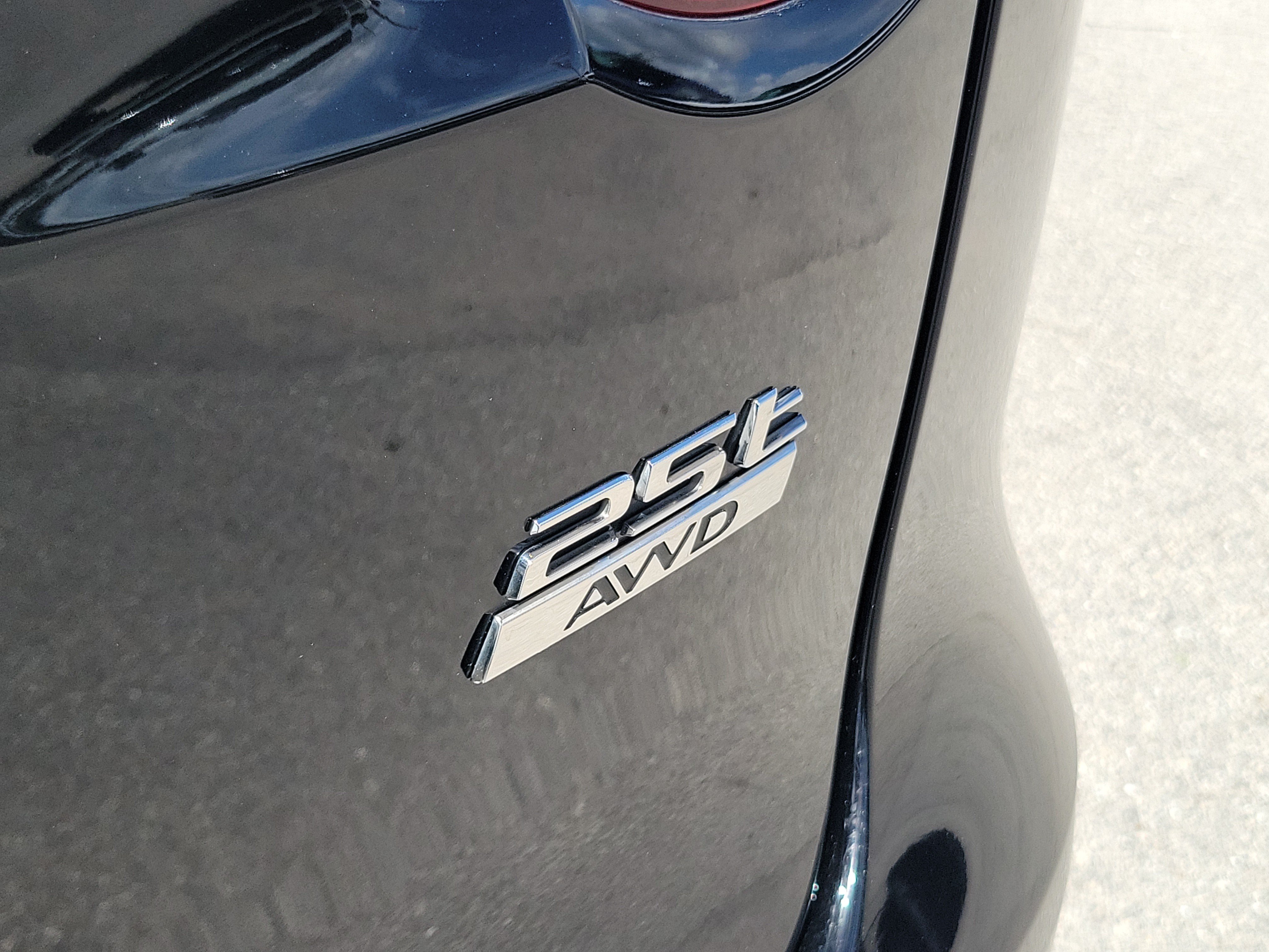 Used 2019 Jaguar F-PACE AWD/4WD image 34