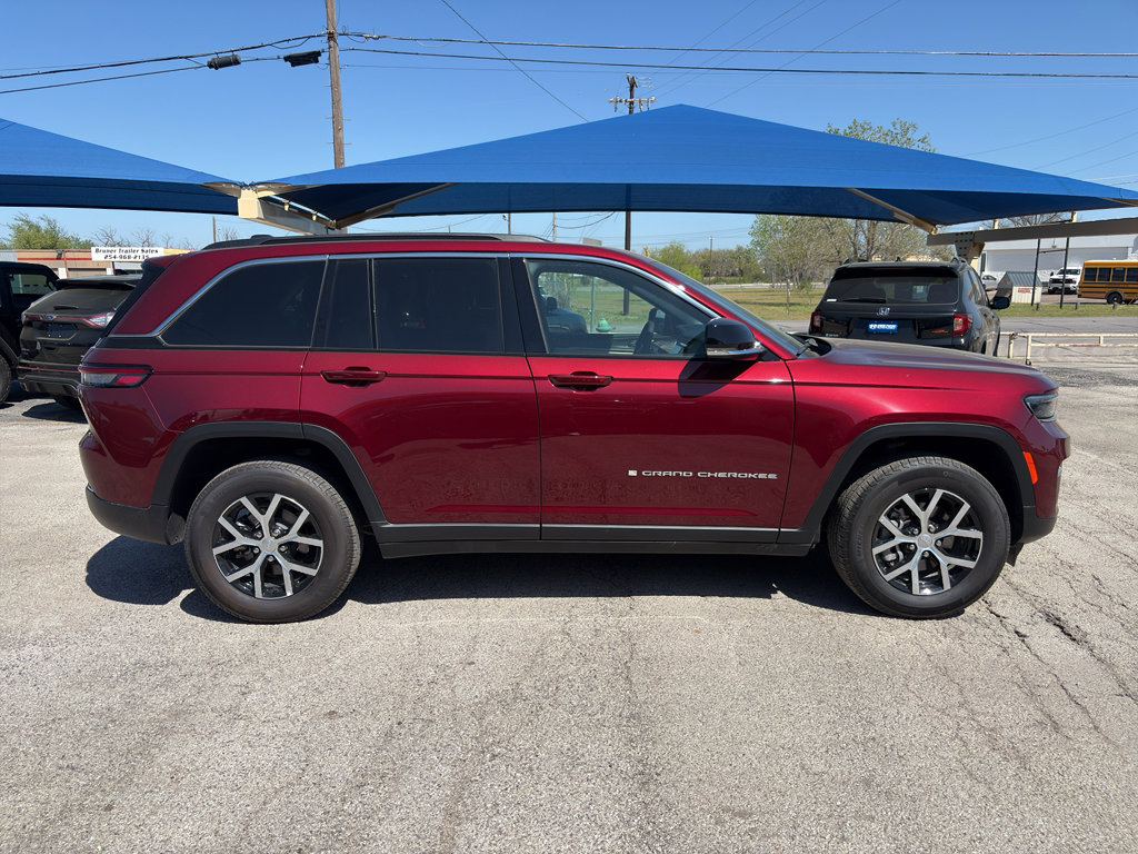 Used 2024 Jeep Grand Cherokee Limited w/ Trailer Tow Package image 4