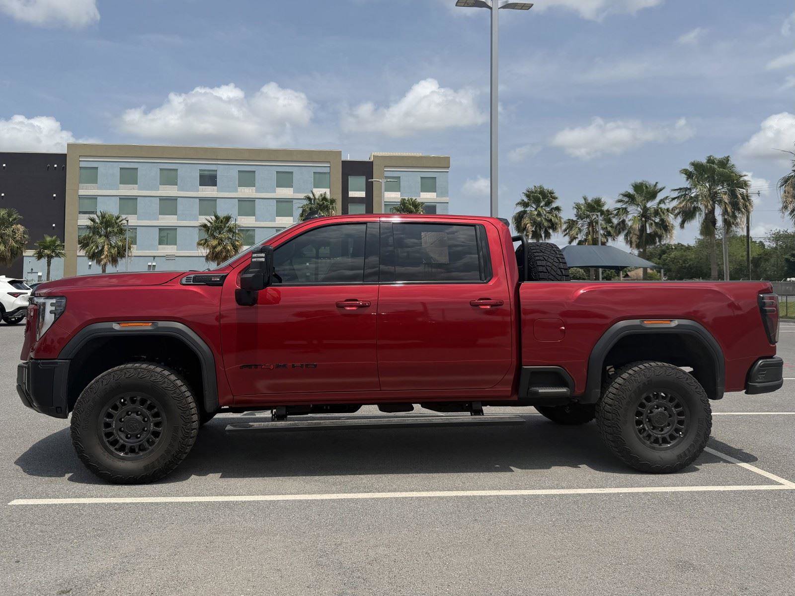 Used 2025 GMC Sierra 2500 AT4X AWD/4WD image 25