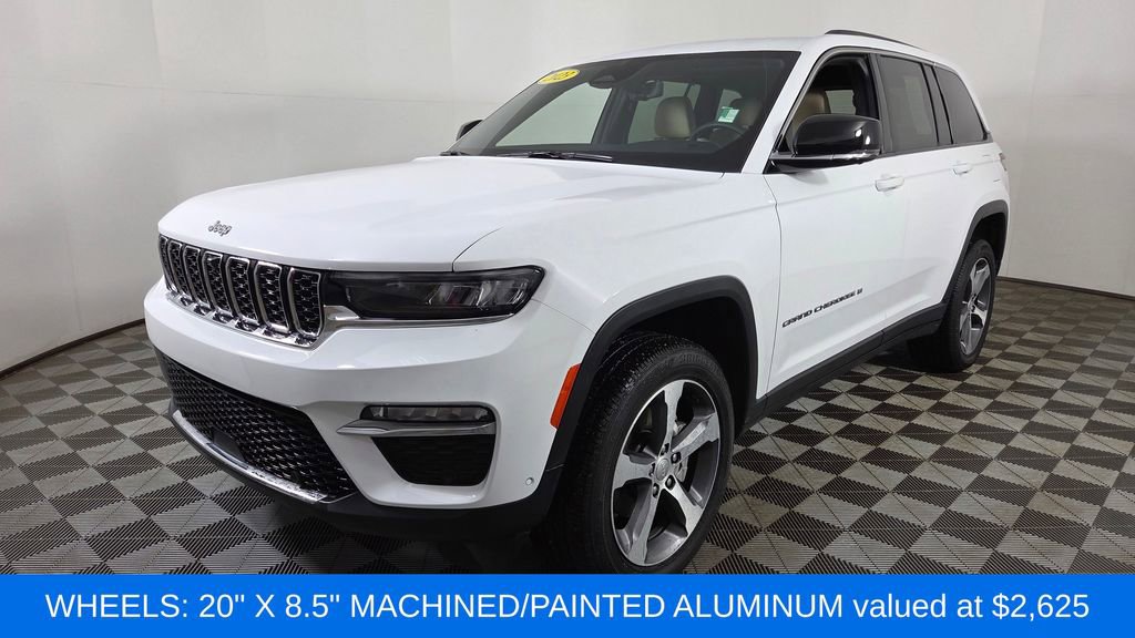Used 2023 Jeep Grand Cherokee Limited w/ Luxury Tech Group II image 3