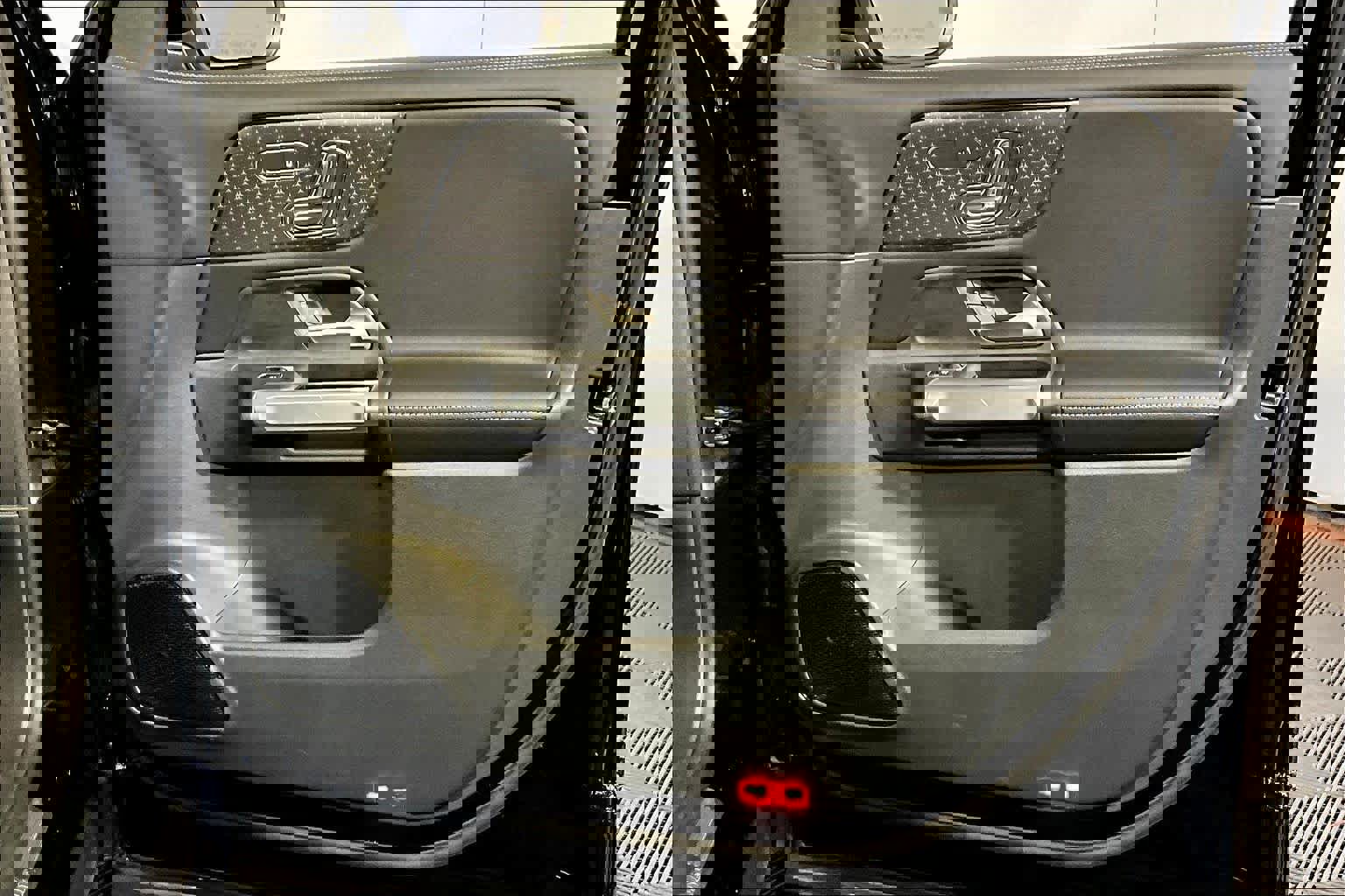 Used 2026 Mercedes-Benz GLB 250 4MATIC image 23