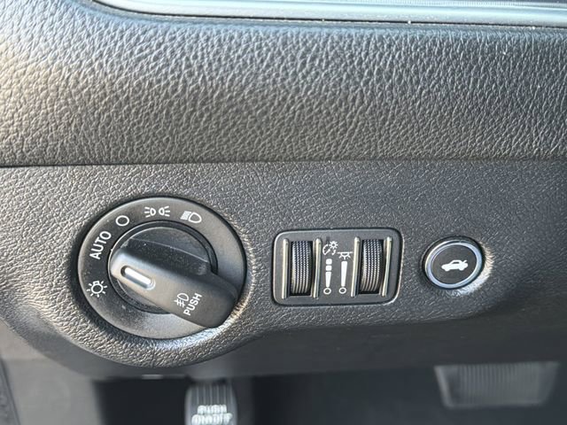 Used 2022 Dodge Challenger GT RWD image 10