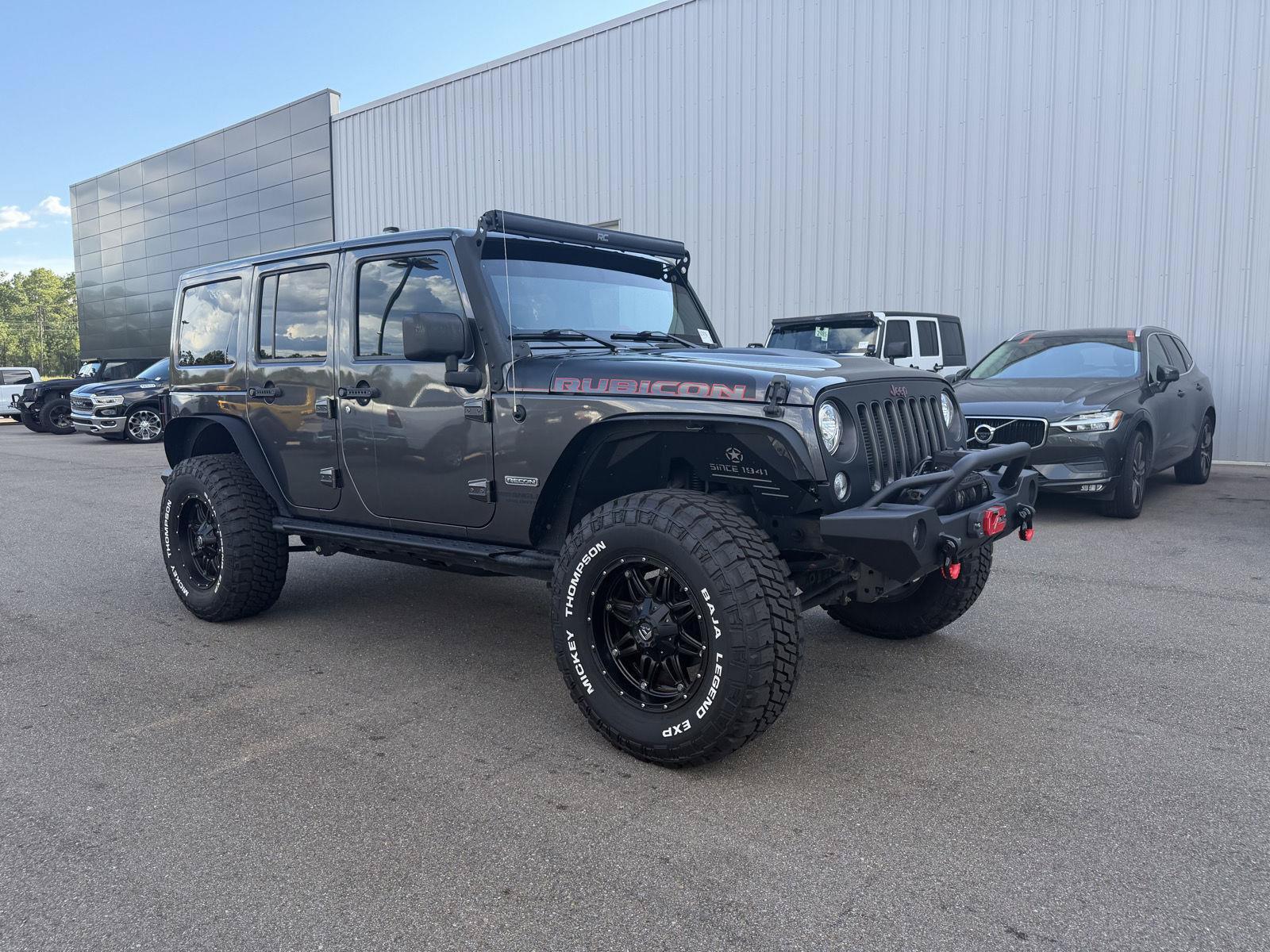 Used 2017 Jeep Wrangler Unlimited Rubicon AWD/4WD image 3