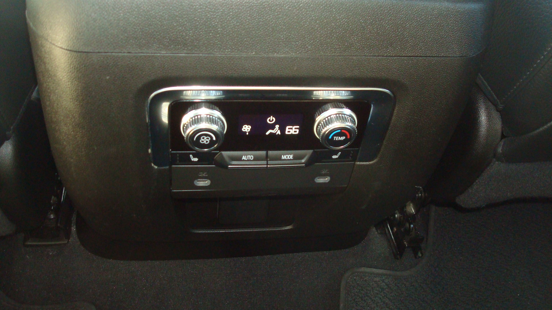Used 2022 GMC Yukon Denali AWD/4WD image 11