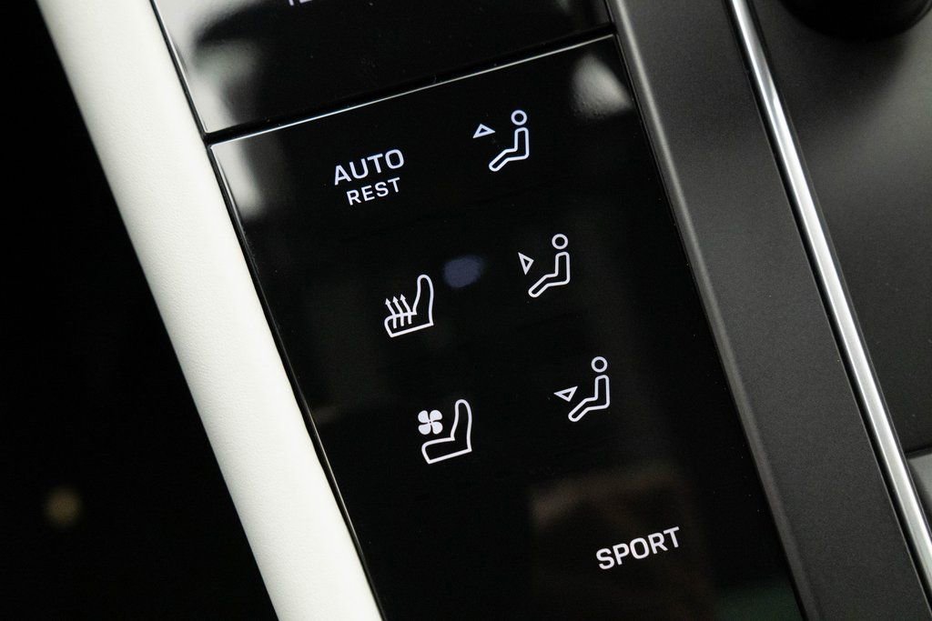 Certified 2023 Porsche Macan image 29