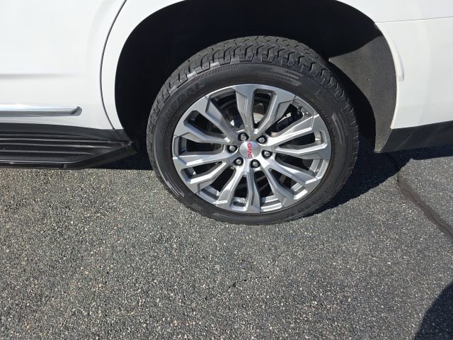 Used 2023 GMC Yukon Denali image 11