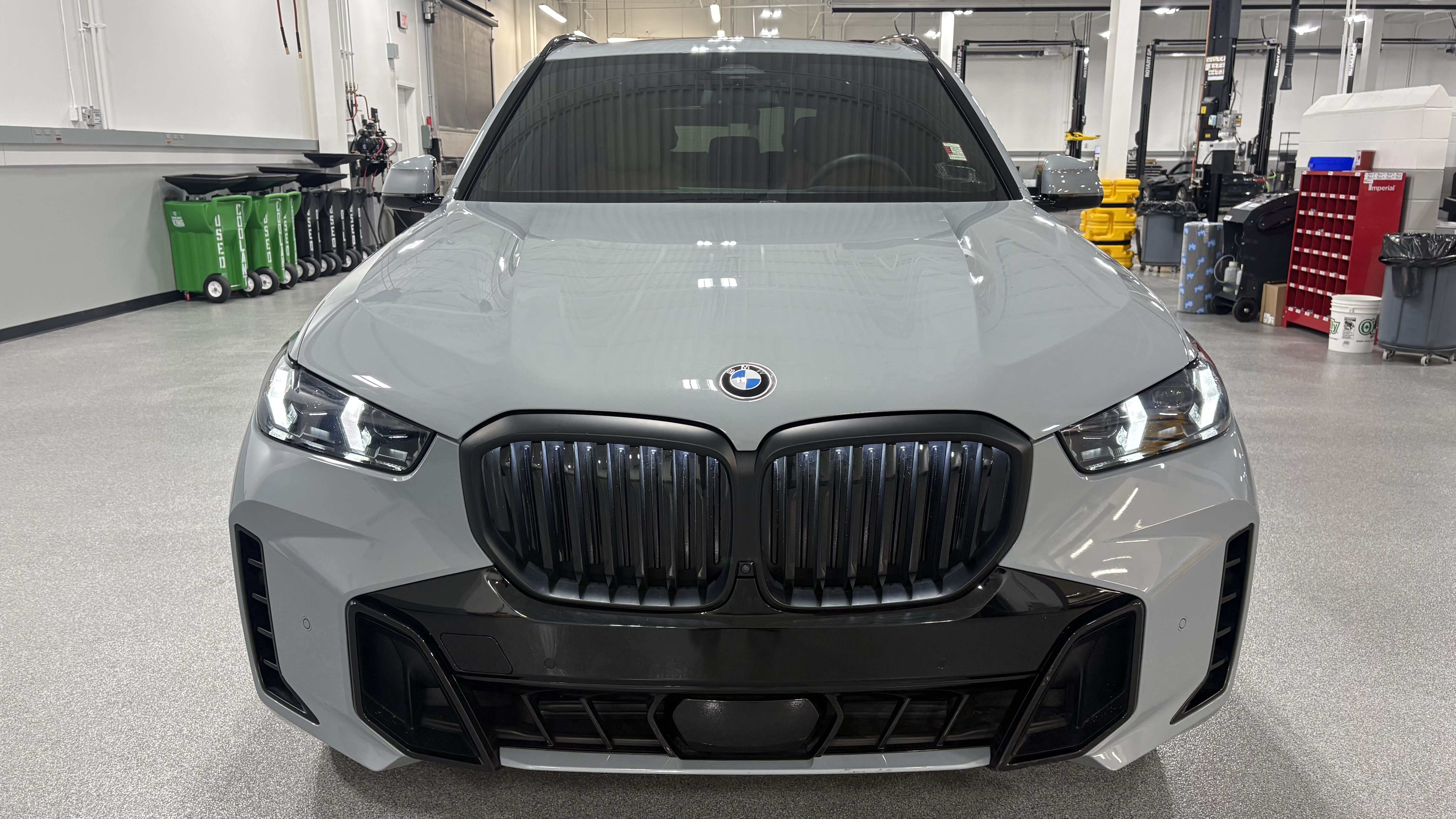 Certified 2025 BMW X5 xDrive40i w/ M Sport Package AWD/4WD image 3