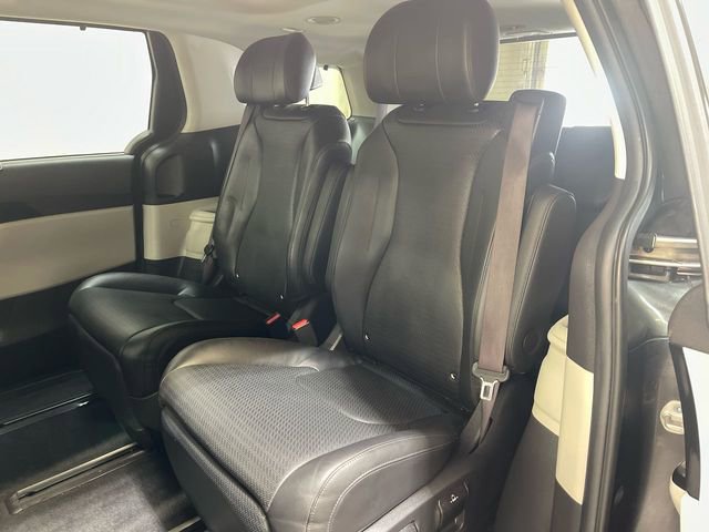 Used 2022 Kia Carnival SX Prestige image 23