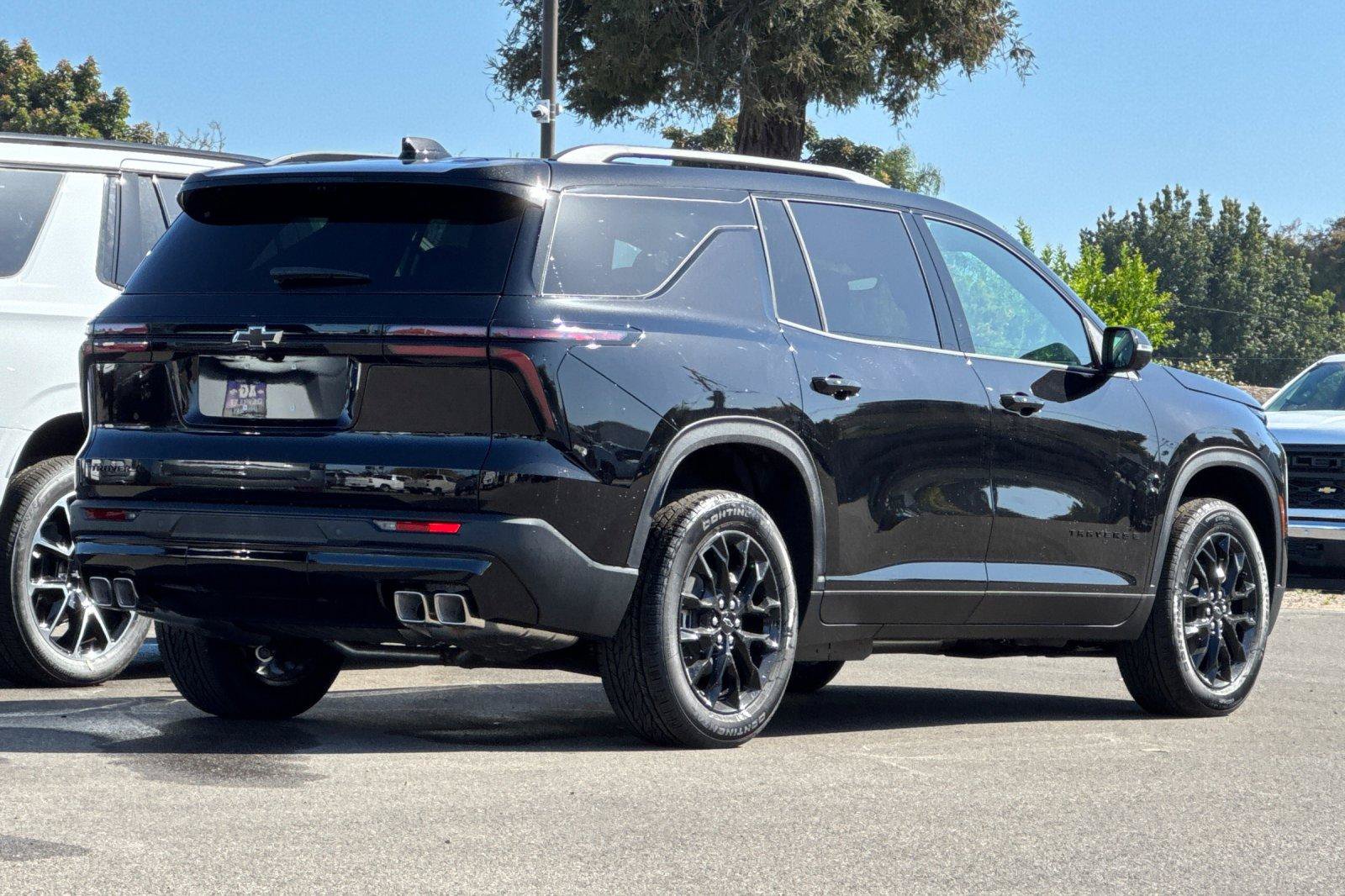New 2026 Chevrolet Traverse LT w/ Midnight/Sport Edition FWD image 6