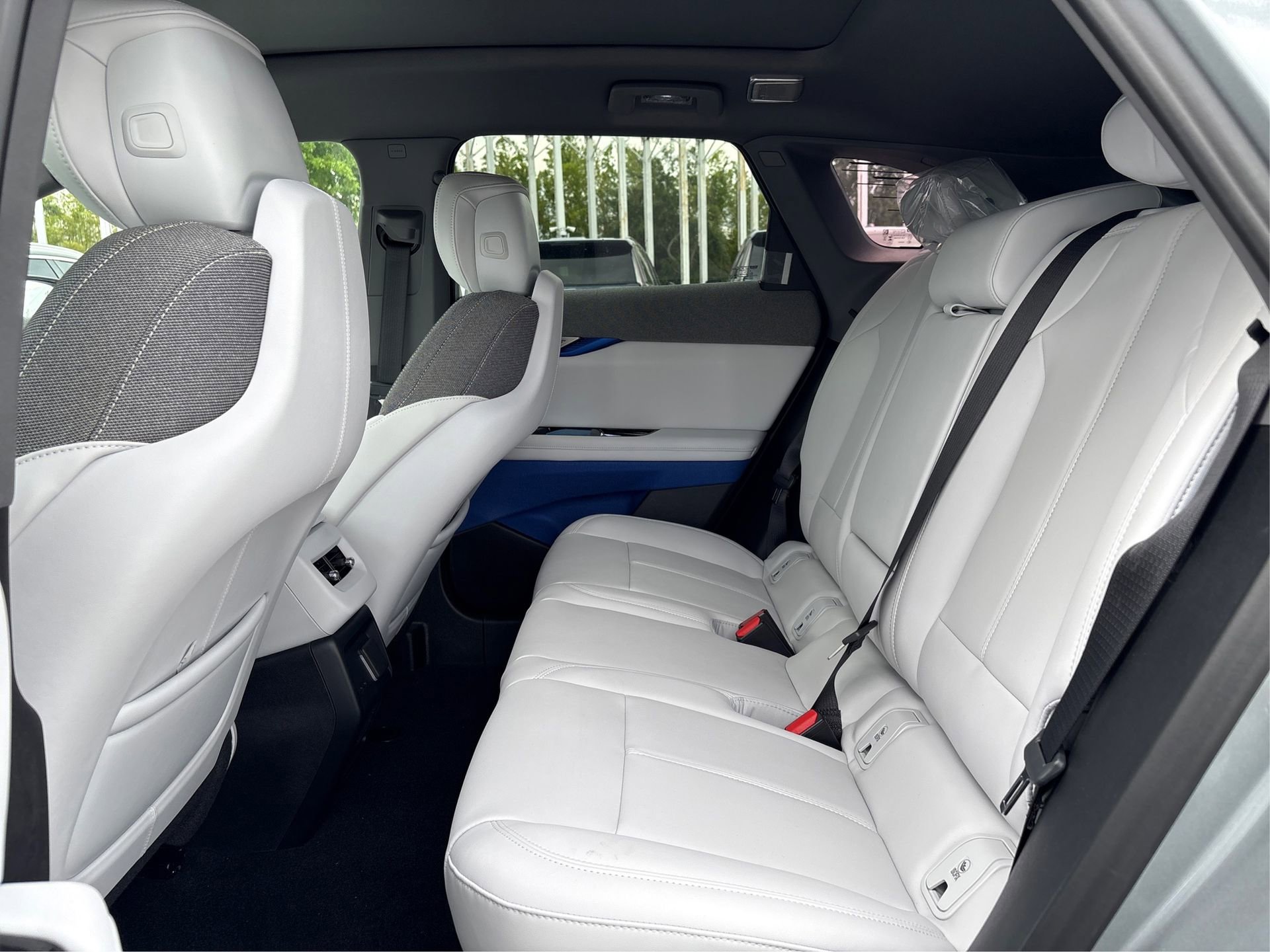 New 2026 Cadillac Optiq Luxury 1 RWD image 10