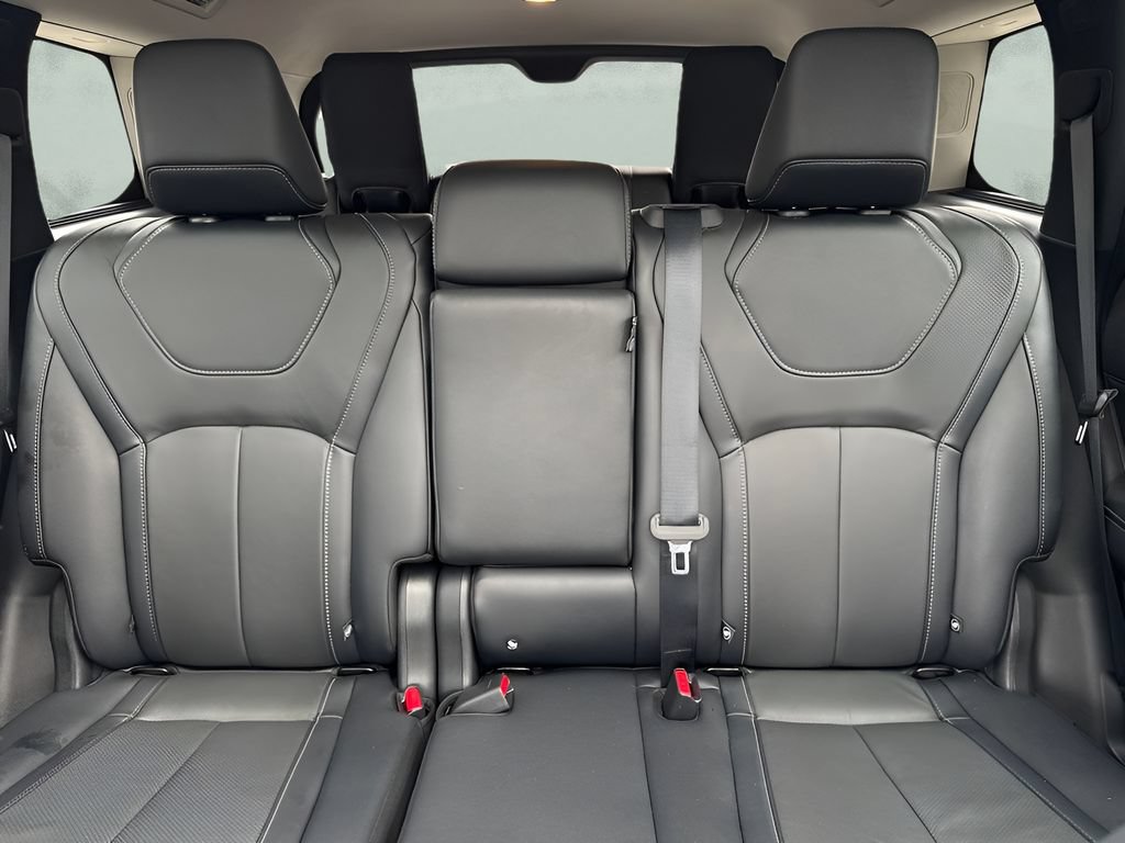 Used 2023 INFINITI QX60 Luxe w/ Vision Package FWD image 13