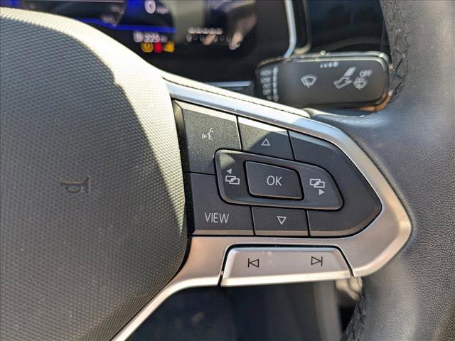 Used 2023 Volkswagen Jetta SE w/ Panoramic Sunroof Package image 16