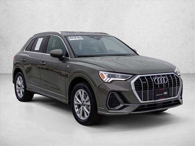 Certified 2025 Audi Q3 2.0T Premium Plus w/ Premium Plus Package image 3
