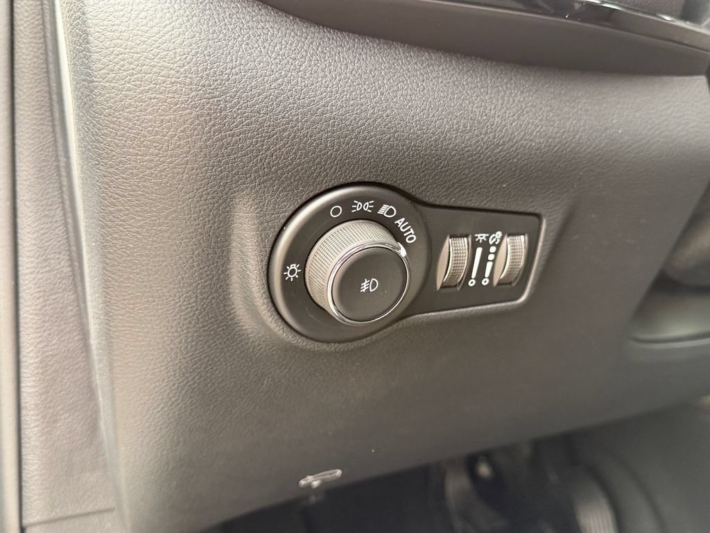 New 2026 Jeep Compass Limited AWD/4WD image 15