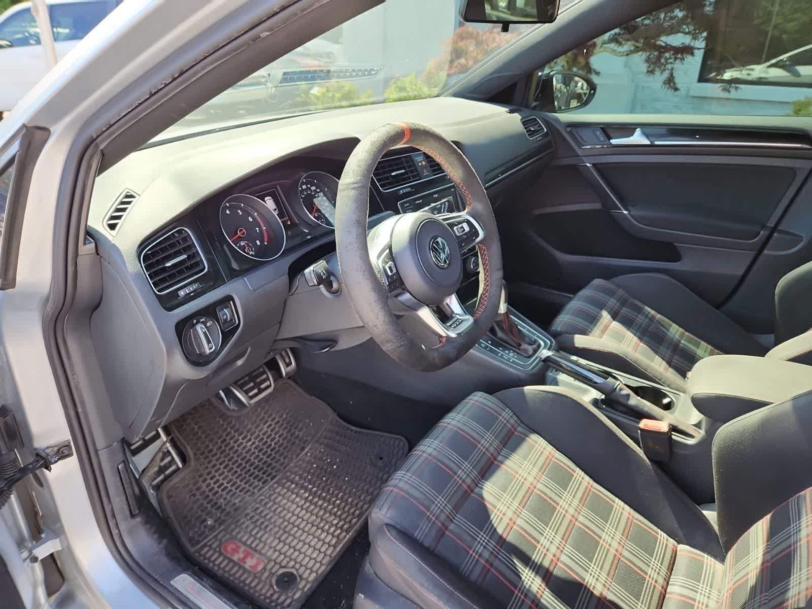 Used 2017 Volkswagen GTI Sport FWD image 13