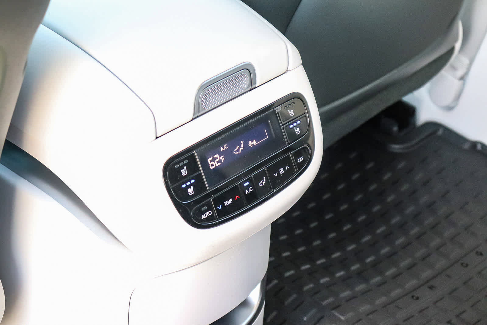 New 2026 Hyundai Ioniq 9 Calligraphy image 21