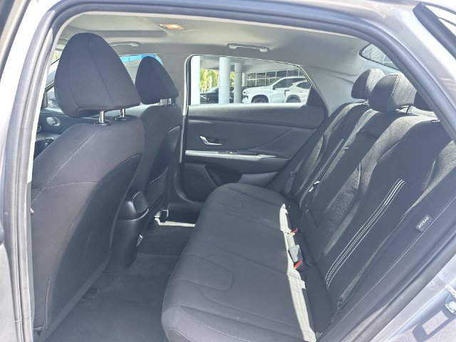 Used 2025 Hyundai Elantra SEL FWD image 27