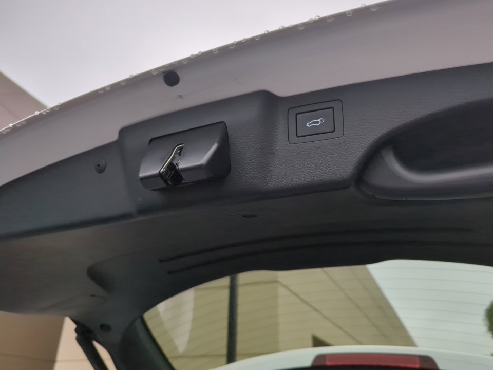Used 2018 Hyundai Santa Fe Sport FWD image 18