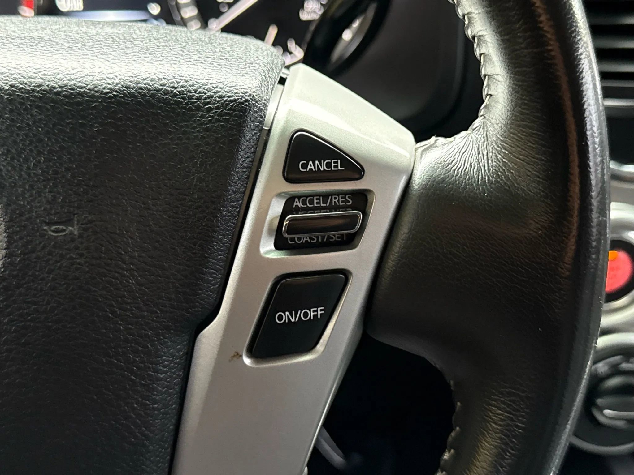 Used 2017 Nissan Titan PRO-4X w/ Pro-4x Convenience Package image 13