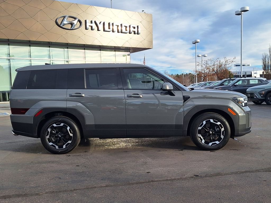 Used 2024 Hyundai Santa Fe SE image 2