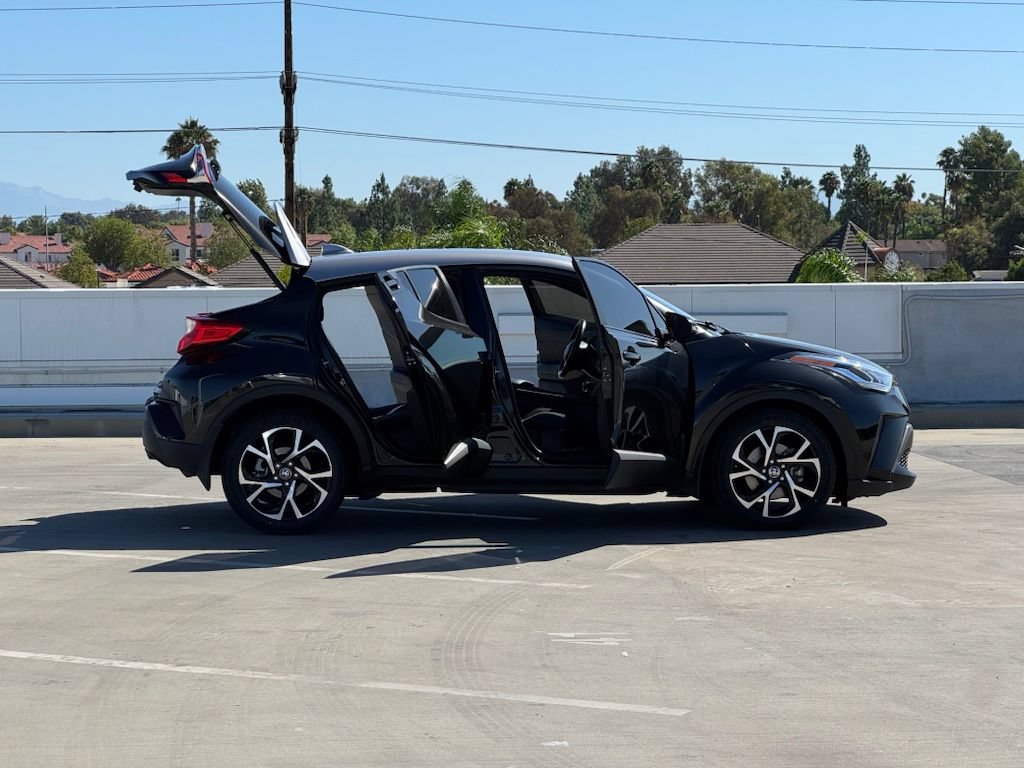 Used 2020 Toyota C-HR XLE FWD image 29