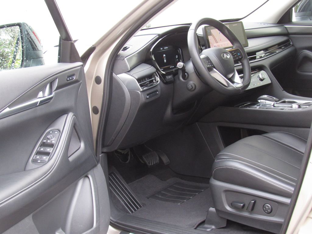 Used 2025 INFINITI QX60 Luxe image 9