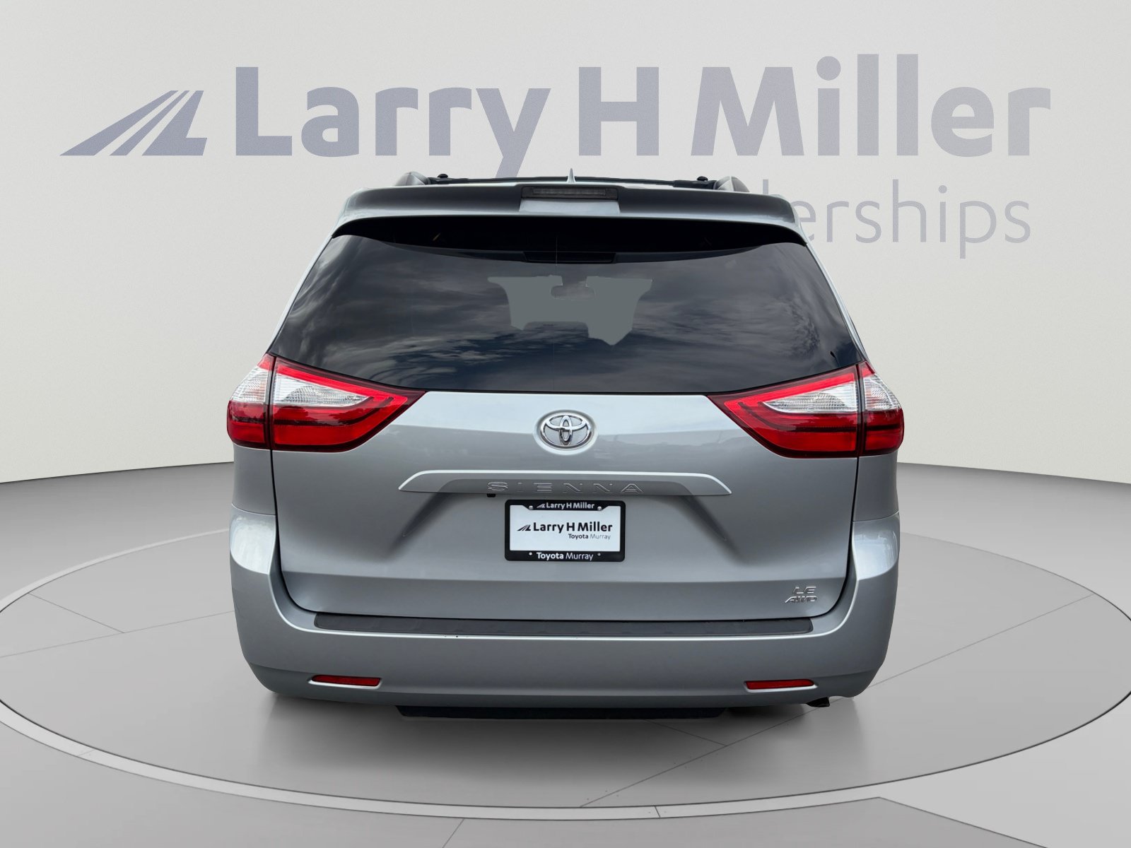 Used 2018 Toyota Sienna LE AWD/4WD image 4