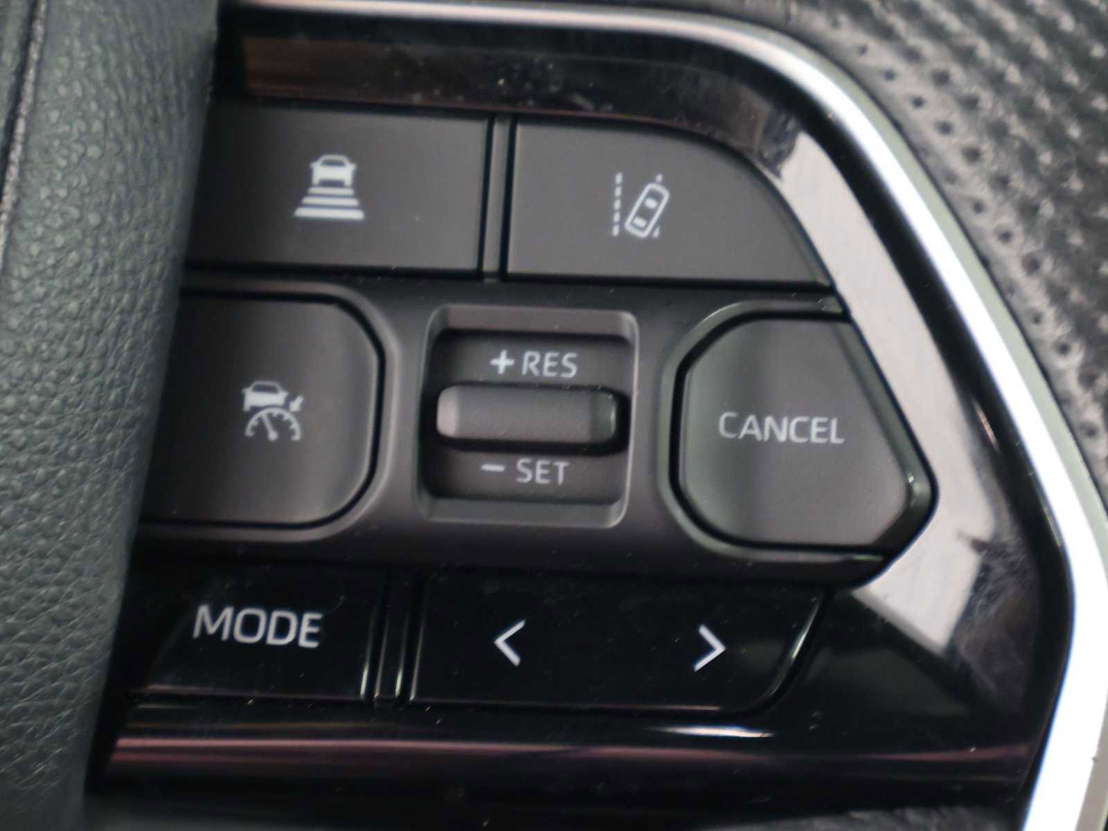 Used 2024 Toyota Sequoia Capstone AWD/4WD image 23