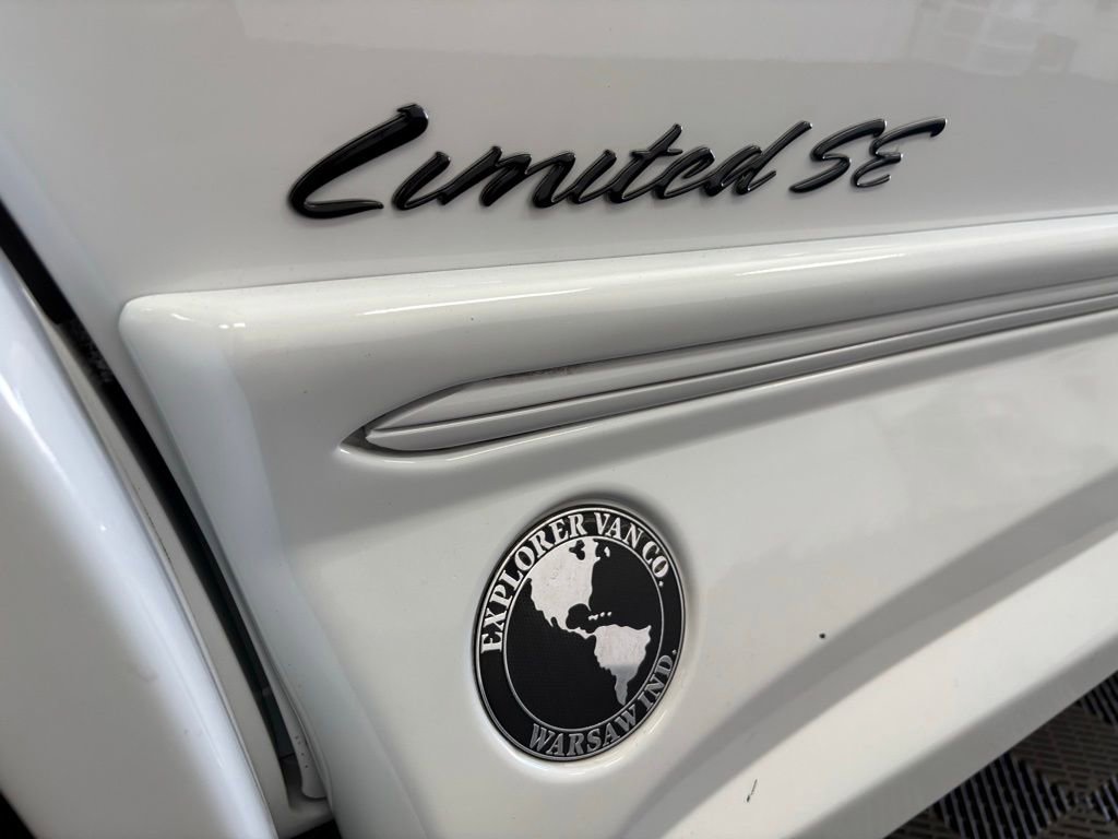 Used 2020 Chevrolet Express 2500 Extended w/ Enhanced Convenience Package image 16