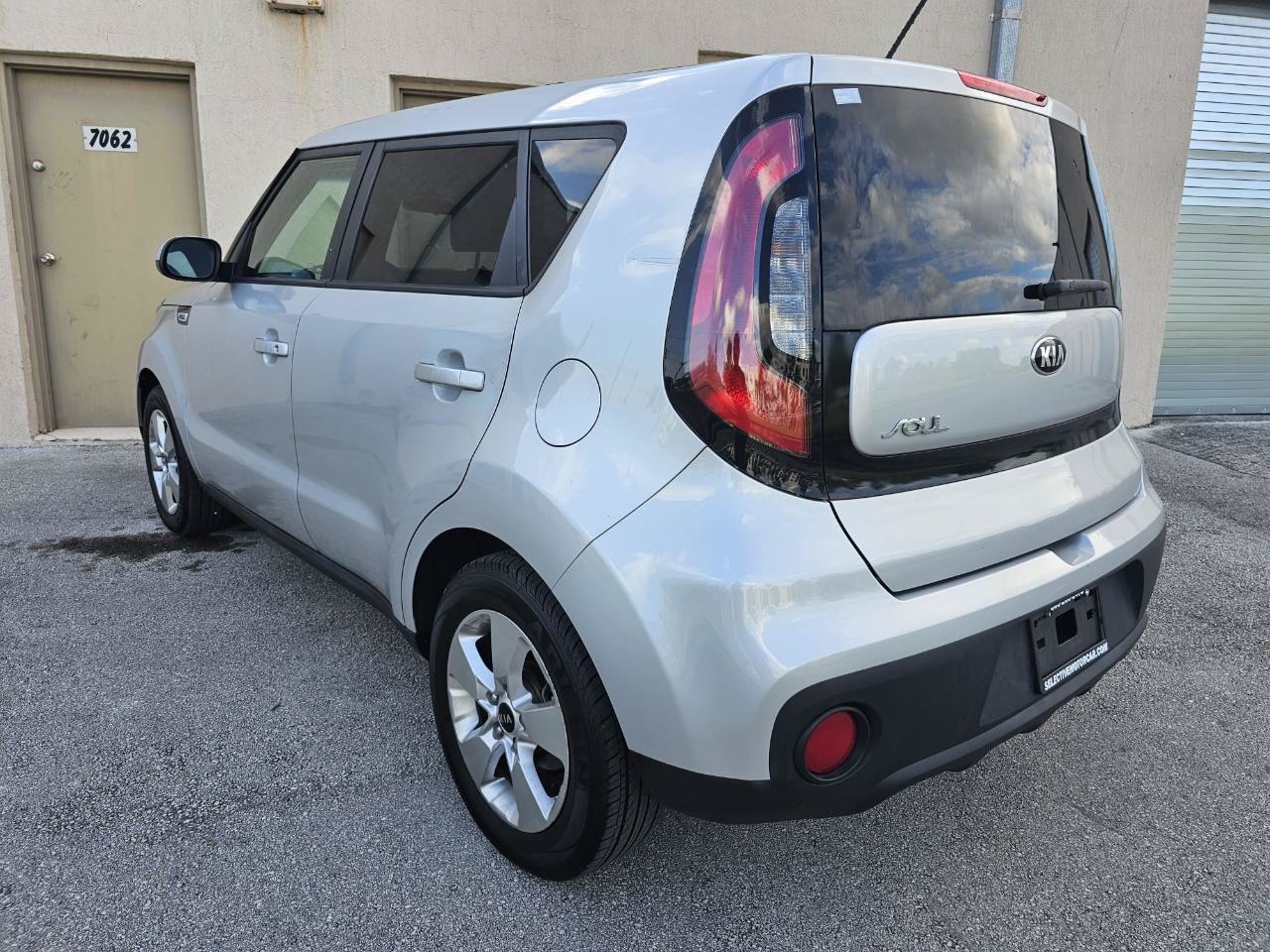 Used 2018 Kia Soul FWD image 2